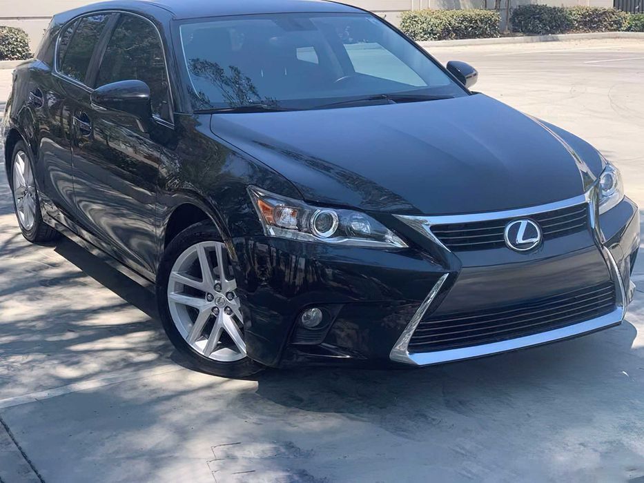 Lexus CT 200h Hybrid      2017