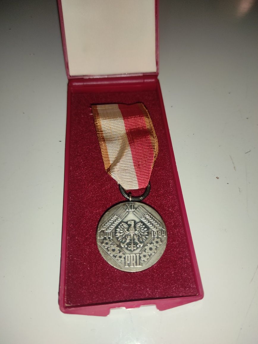 Medal PRL Walka Praca Socjalizm 1984