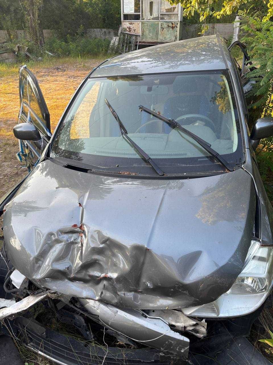 Nissan Tiida 2006р після ДТП