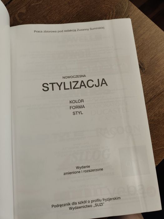 Nowoczesna stylizacja. Kolor, forma, styl