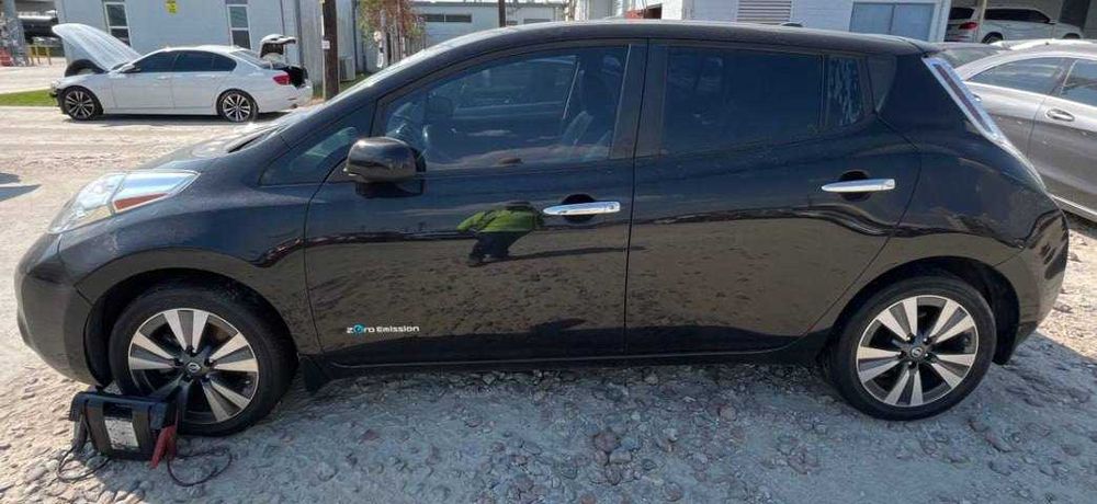 Продам Nissan Leaf 2016