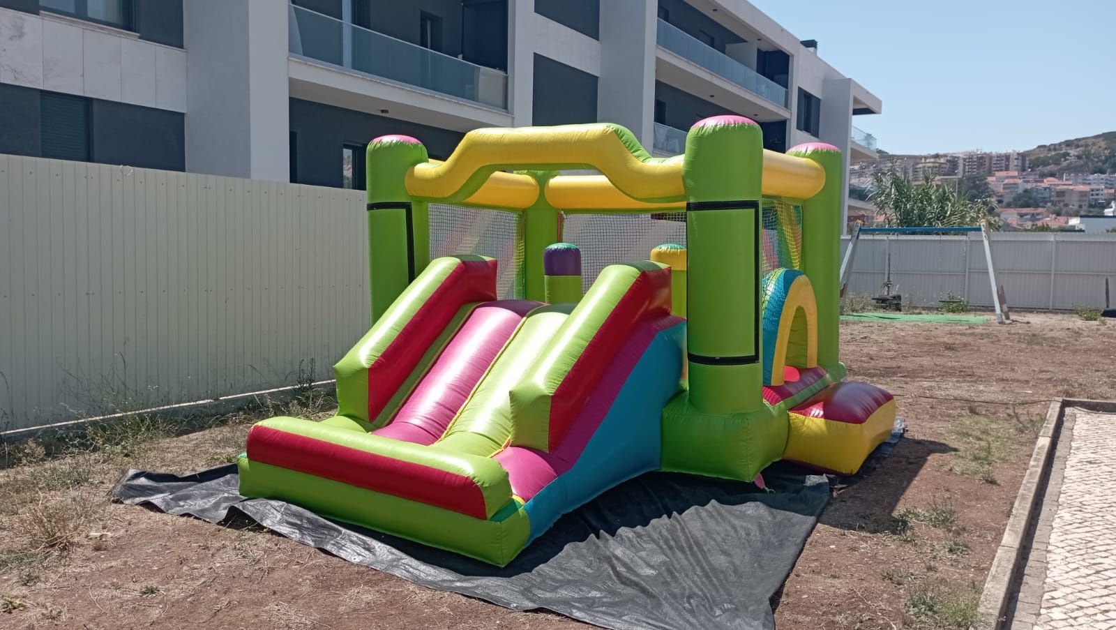 Insuflaveis e Trampolins
