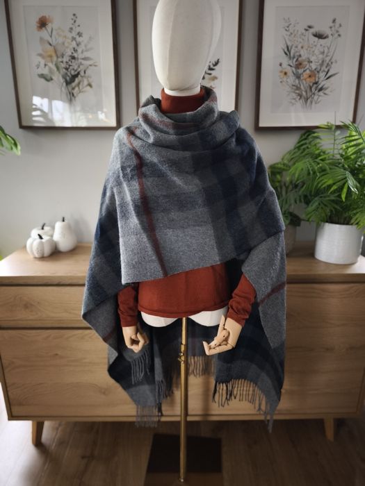 Szal duży Gestuz wełna wełniany krata ponczo