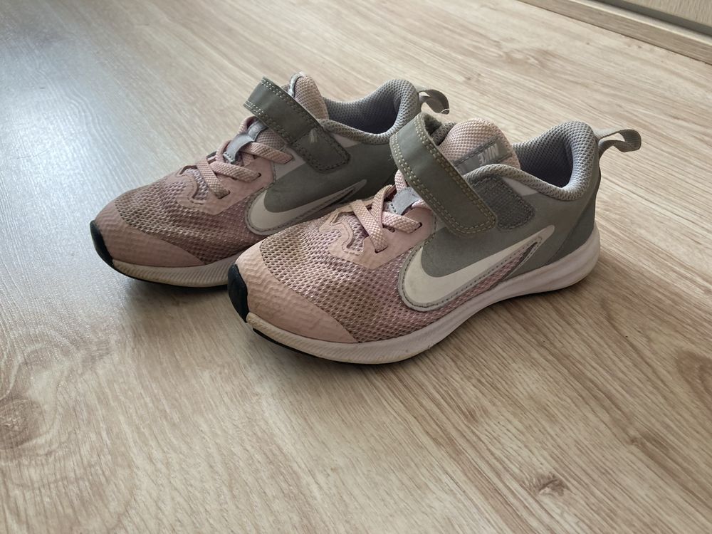 Buty Nike dziewczęce rozmiar 27