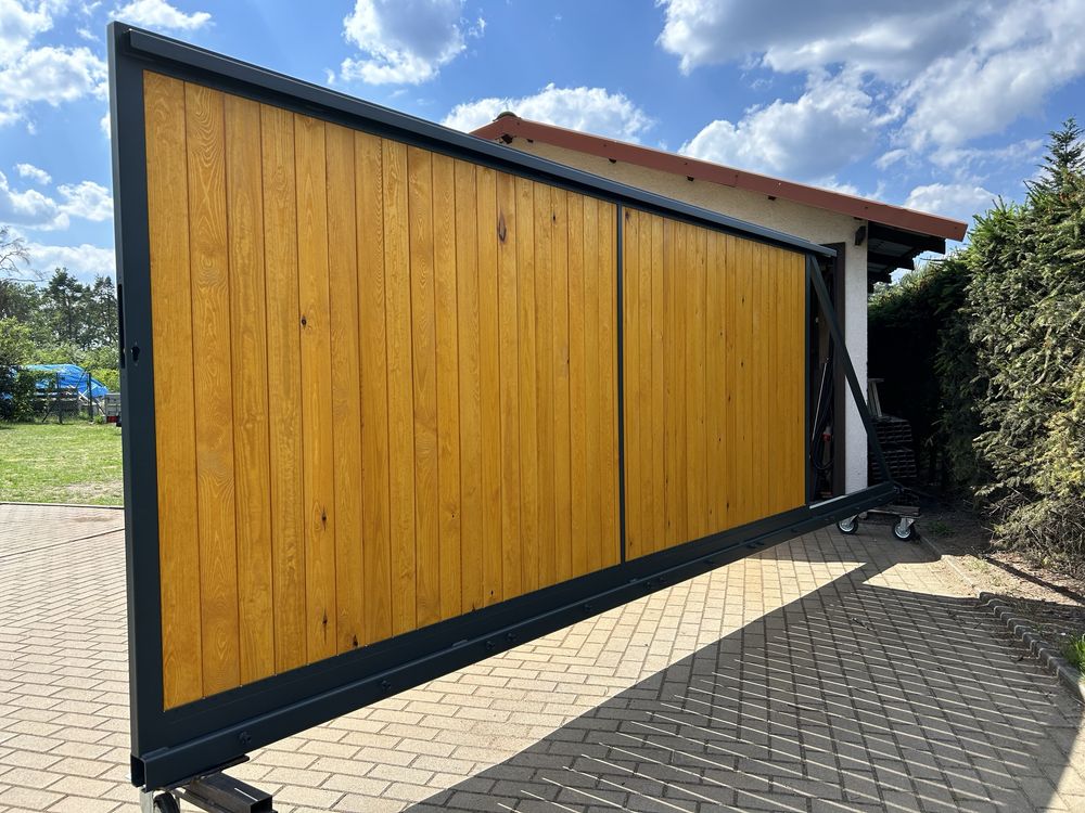 Brama wjazdowa przesuwna drewno / ocynk  / 4 m x 1,75m