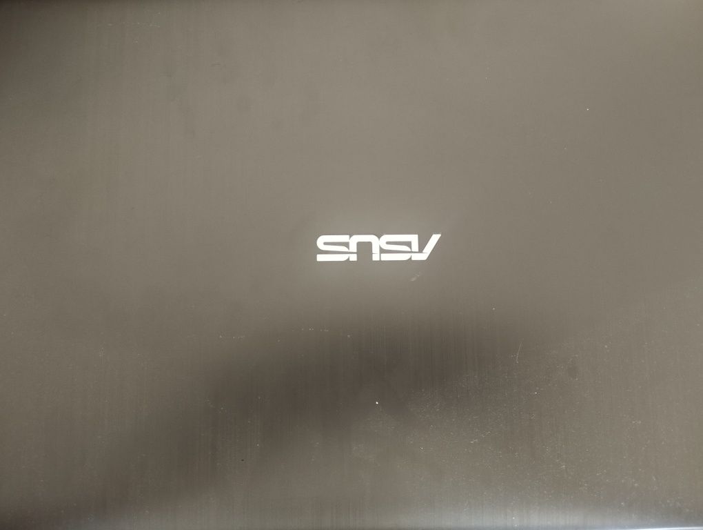 Asus R540S Б/У працює