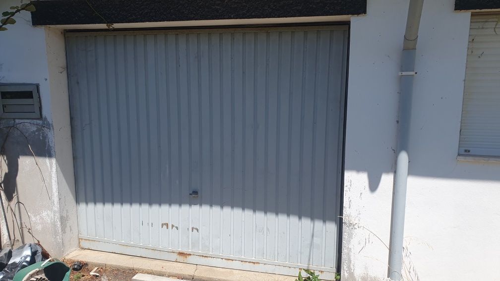 Portão de garagem em ferro