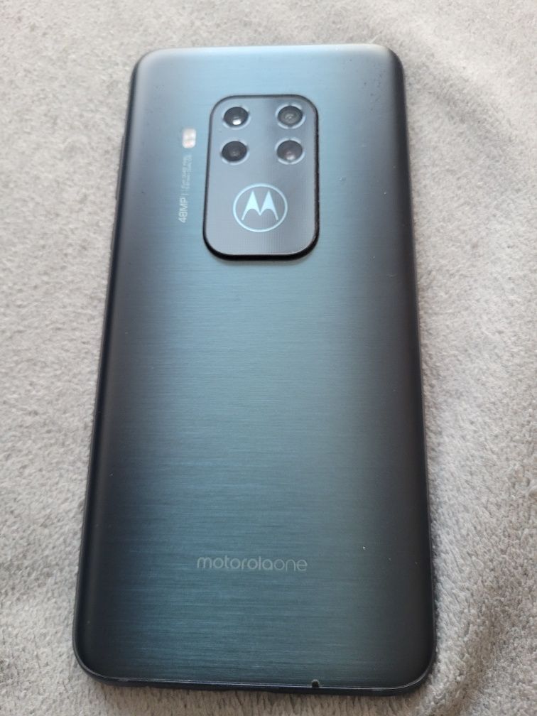 Motorola one zoom