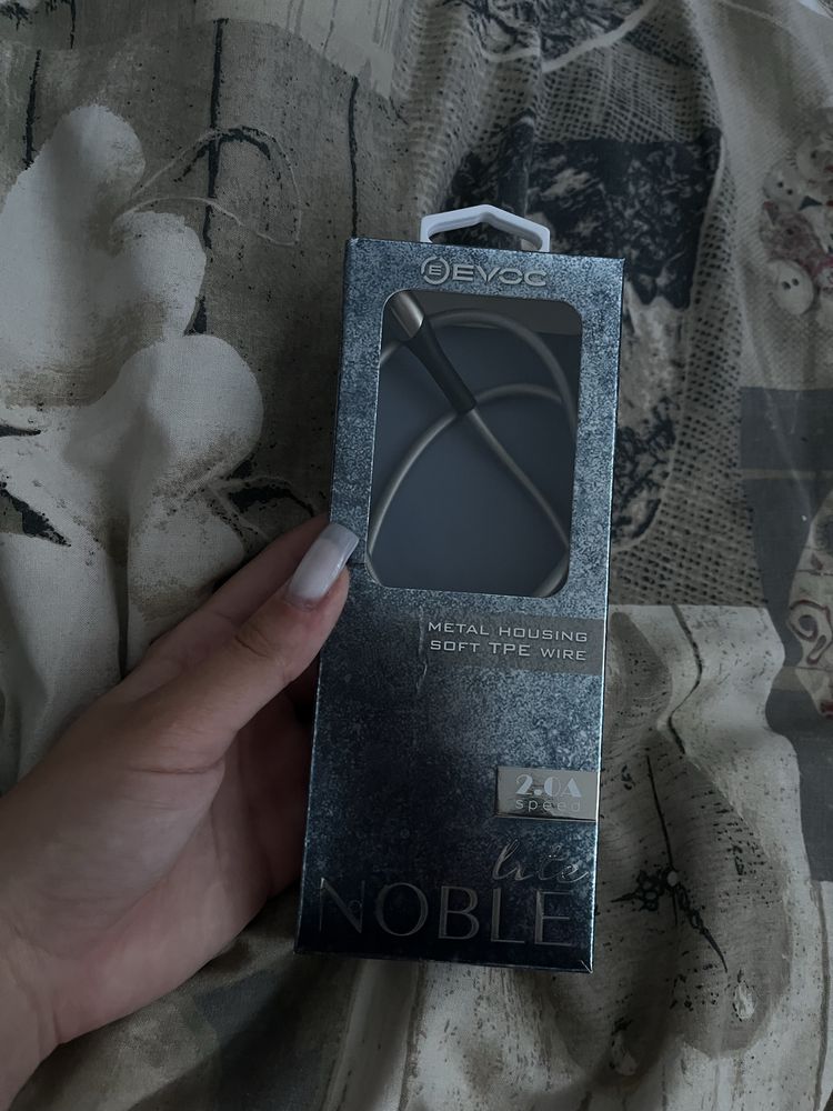 Провод зарядка на iphone