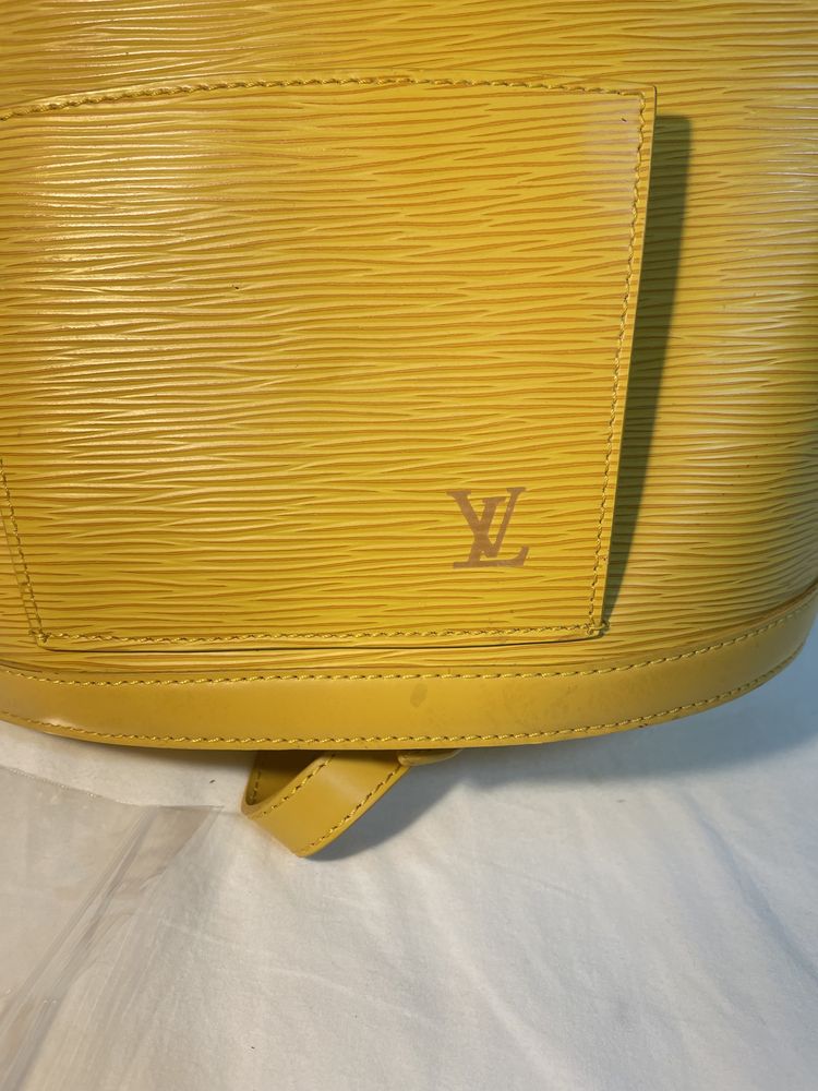 Mala Amarela “Louis vuitton” Gobelins de couro Epi