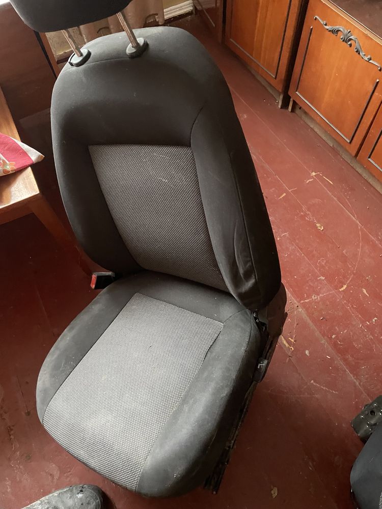 Сидіння сидушка сидение Fiat Doblo Opel Combo