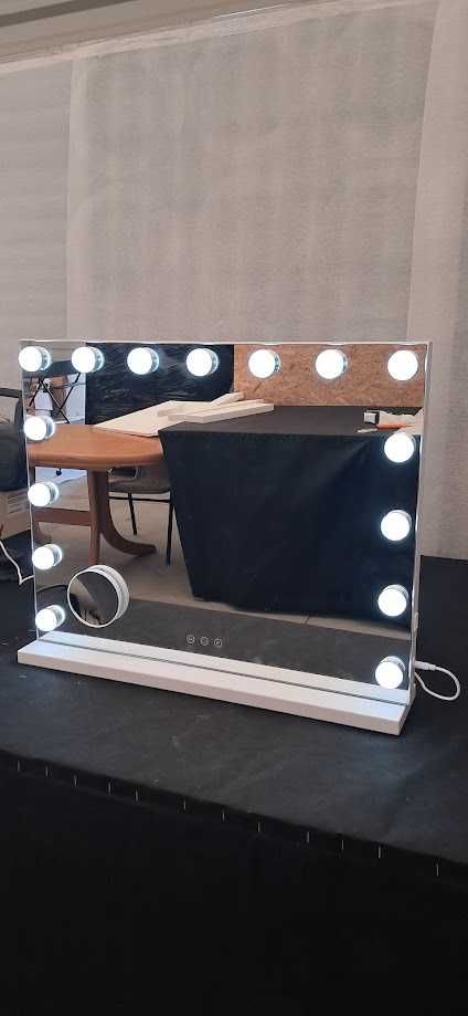 Lustro z oświetleniem LED 15 żarówek 3 tryby + lusterko kosm