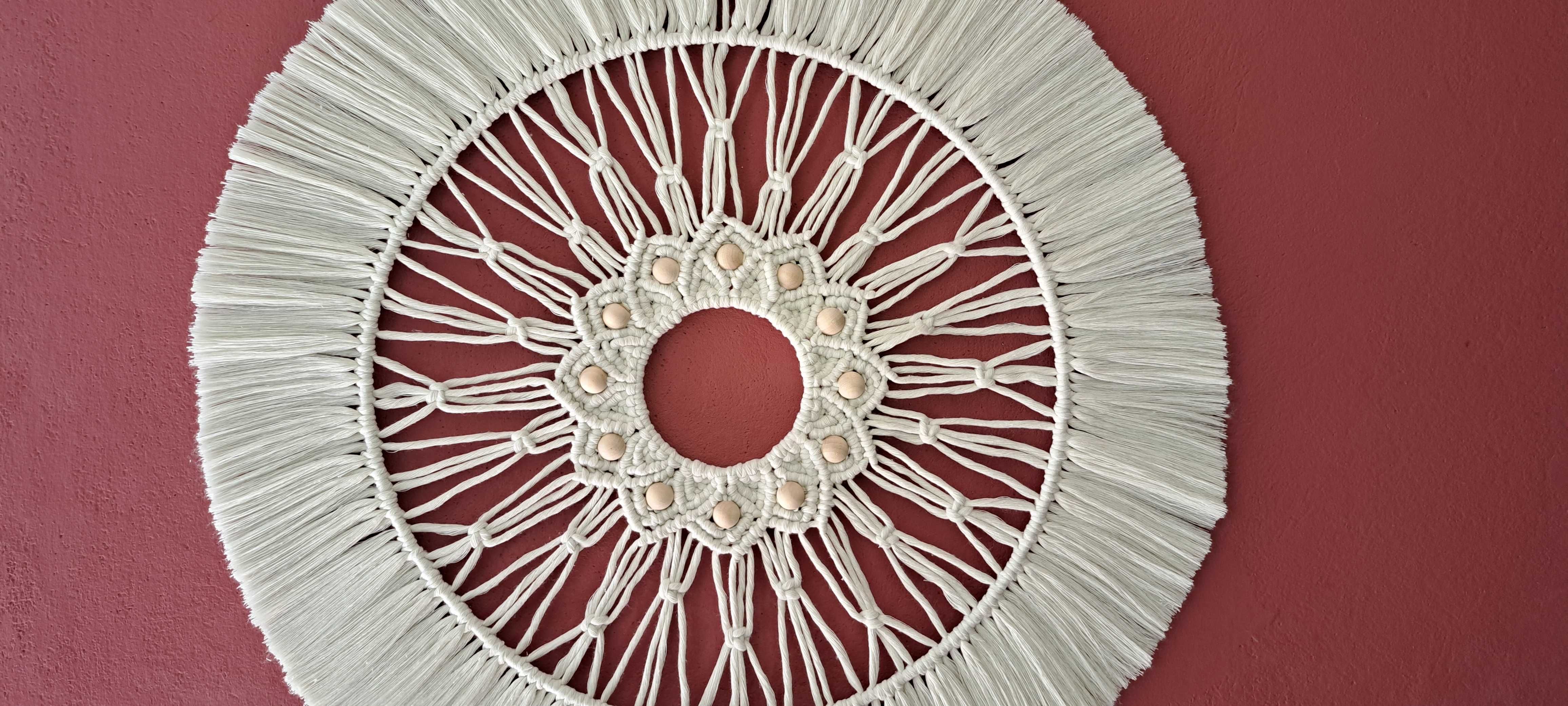 Makrama mandala 58 cm boho rękodzieło kolor ecrue / kość słoniowa