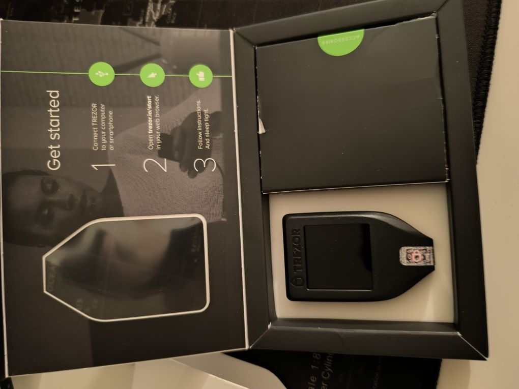 Trezor model T NOWY
