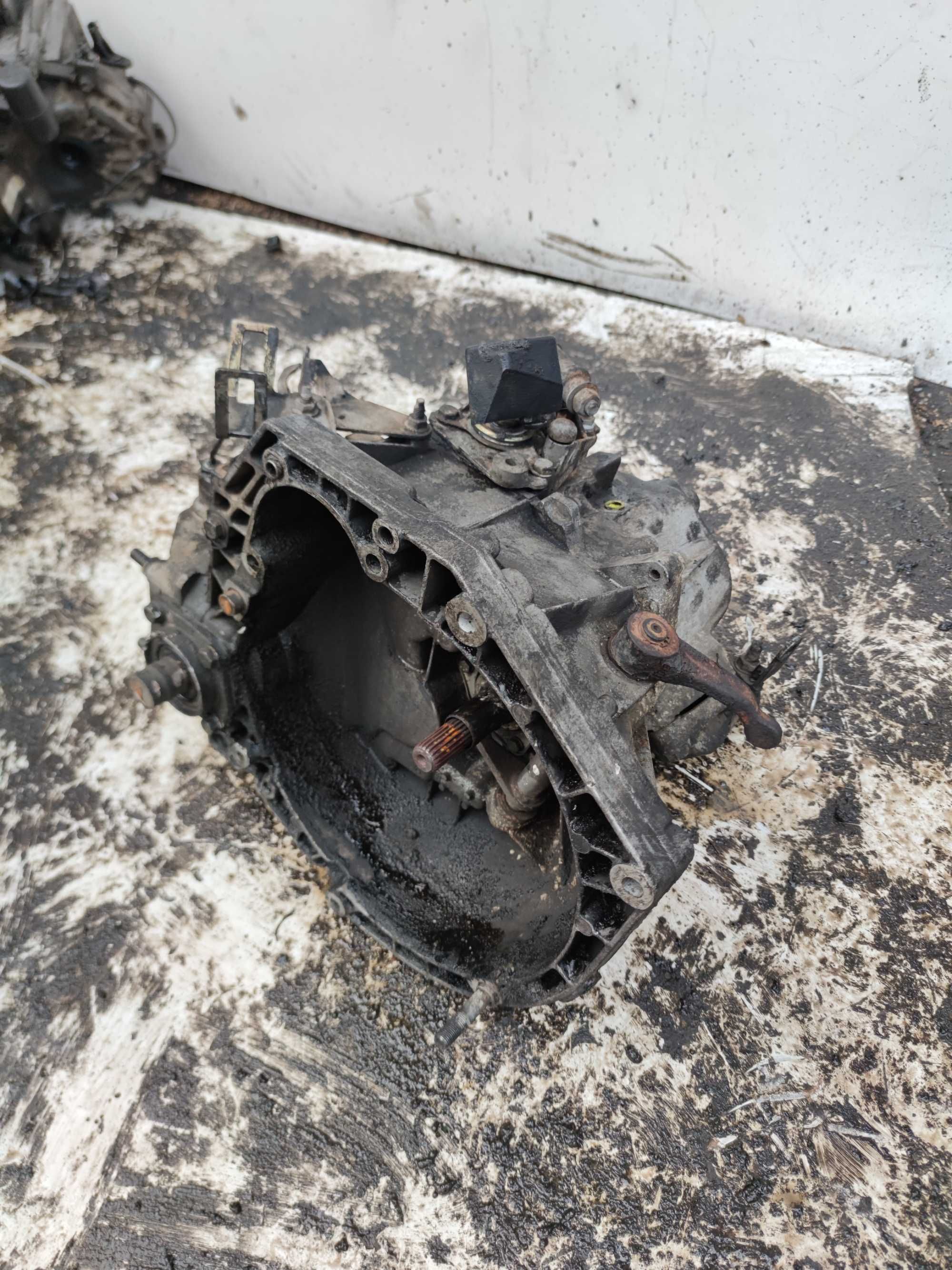 Alfa Romeo 156 Alfa Romeo 166 2.4 JTD Skrzynia Biegów