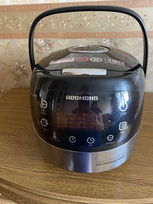 Мультиварка REDMOND RMC-395
