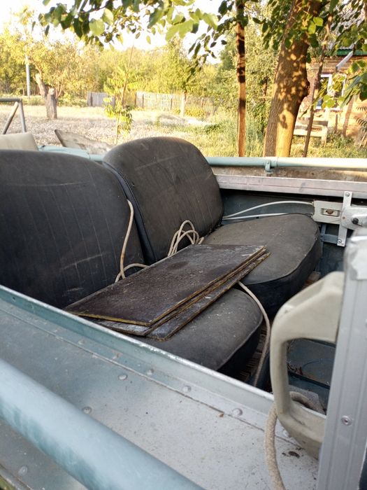 Катер з мотором Віхрь -30 електро.