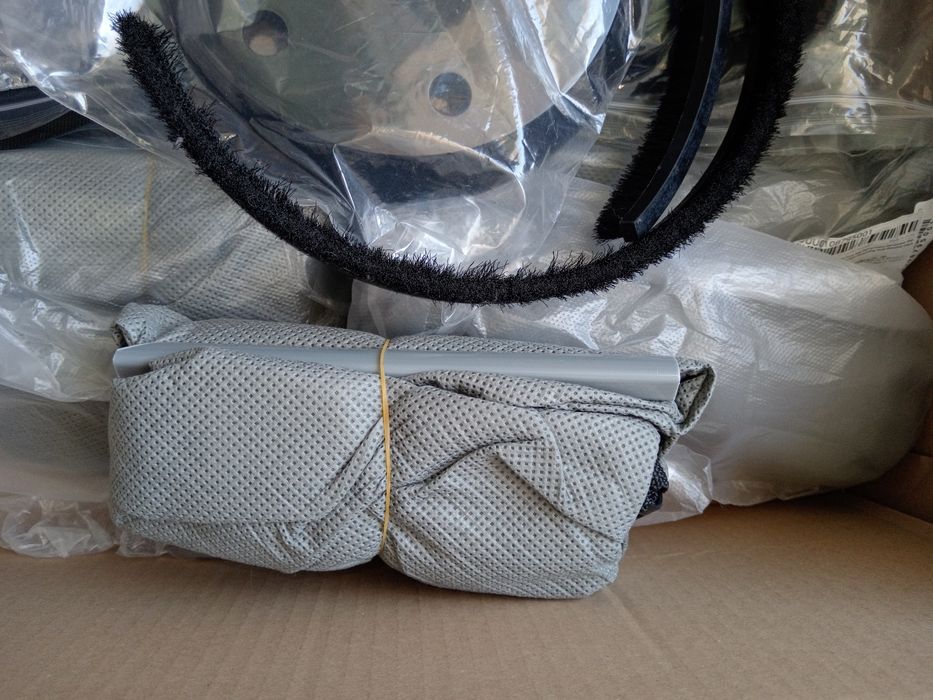 Щітки до жирафи. Мішки. Тарілка.