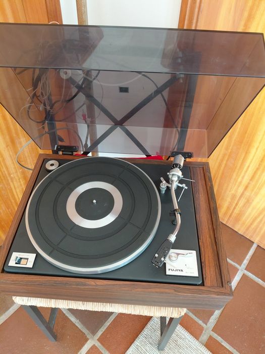 Gira discos  FUJIYA