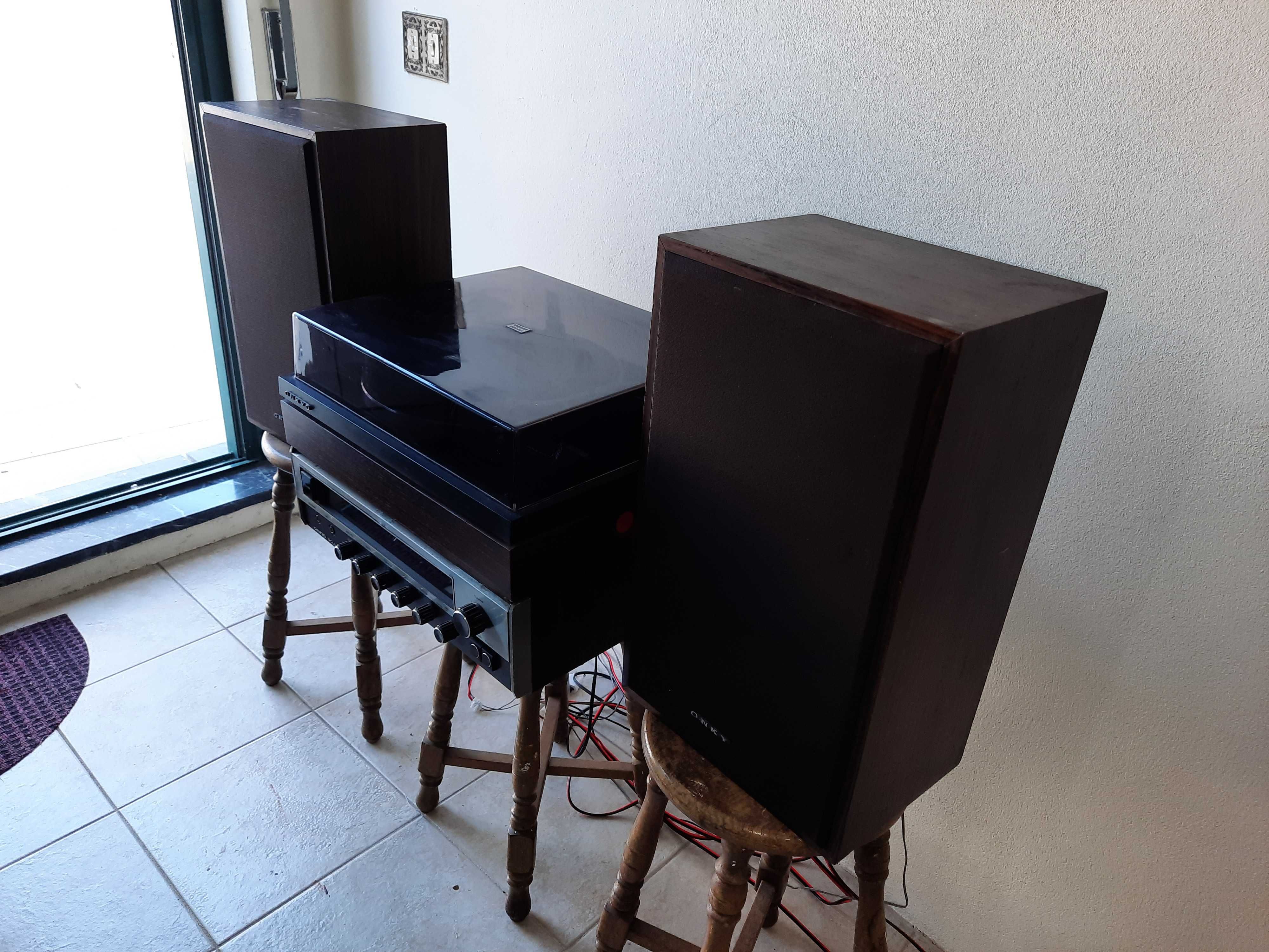 Onkyo Y-100 , Aparelhagem