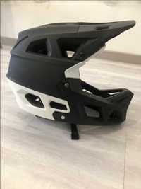 продам велошолом фулфейс /Full Face Mountain Bike helmet