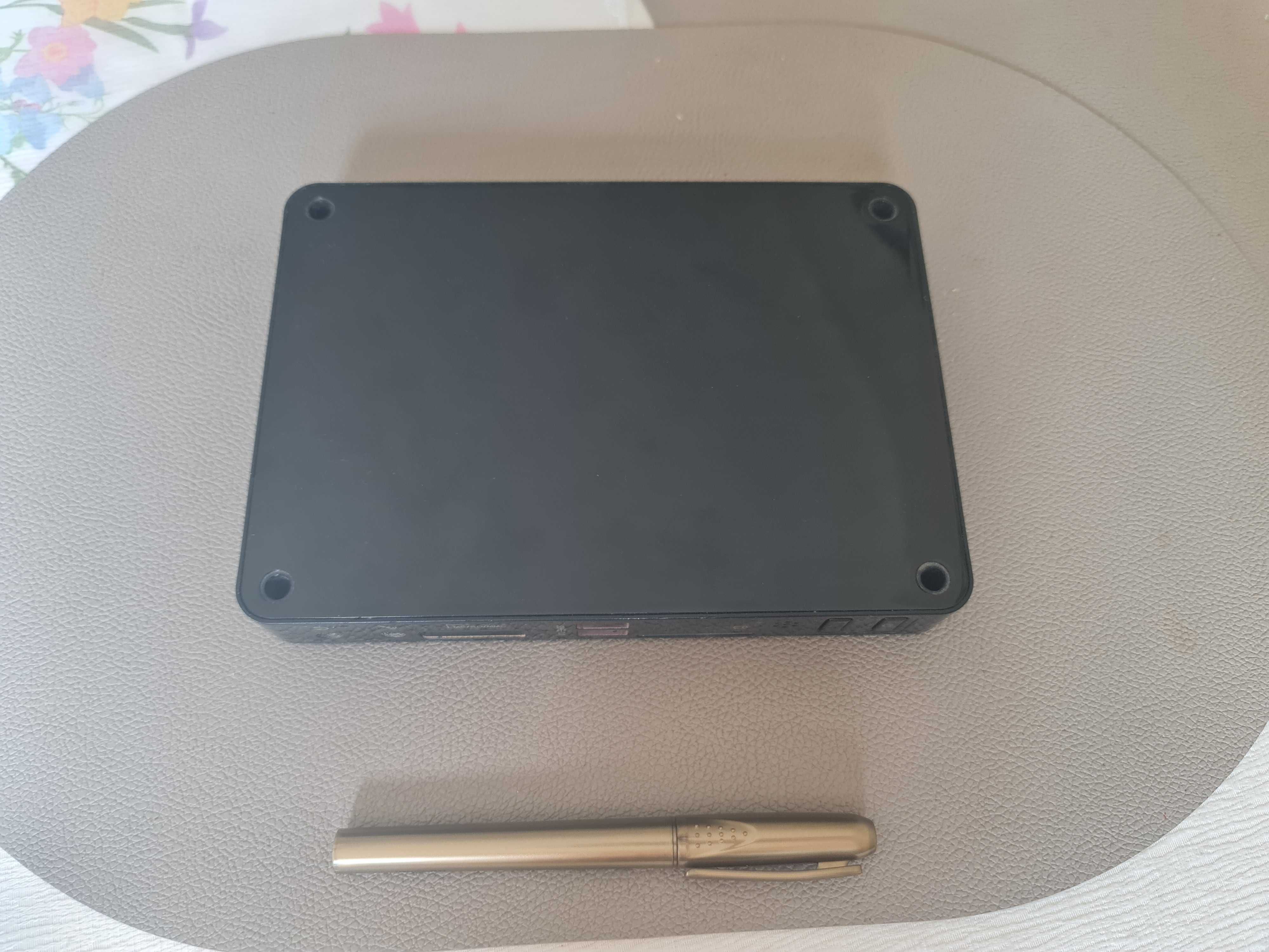 Mini komputer Foxconn Nettop nT-A3500|8GB|120GB SSD|Windows 10