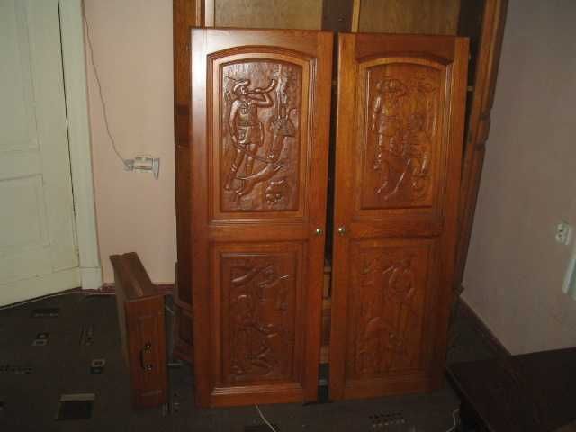 Szafa myśliwska 4 płaskorzeźby