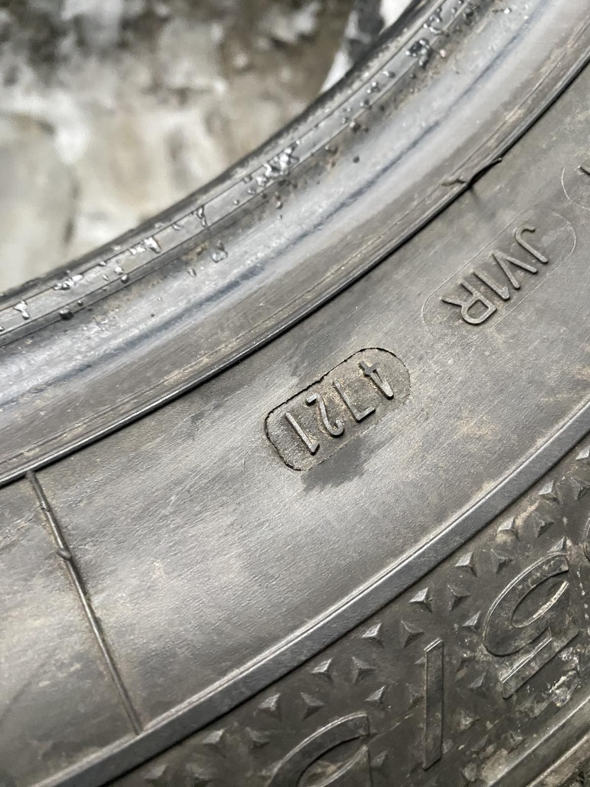 255.55.18 GoodYear 2шт БУ склад шины резина RFT шиномонтаж