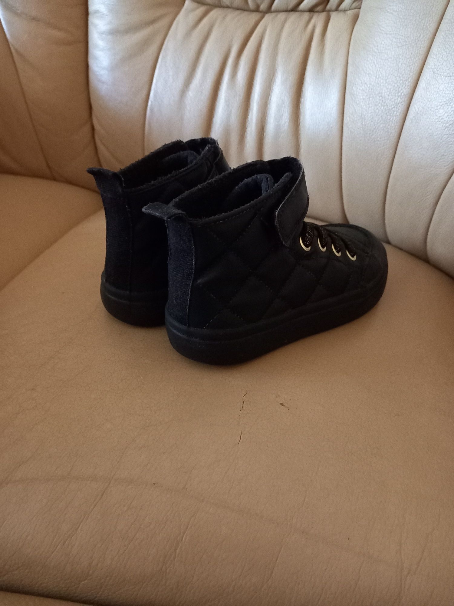 Buty H&M Ocieplane Czarne Pikowane dla dziewczynki rozm.27 j.Nowe