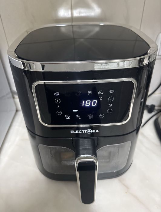 fritadeira de ar quente air fryerda marca Electronia