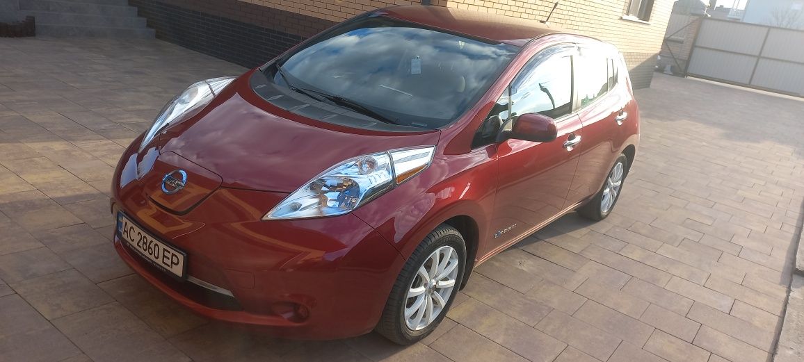 Продам NISSAN LEAF 2013