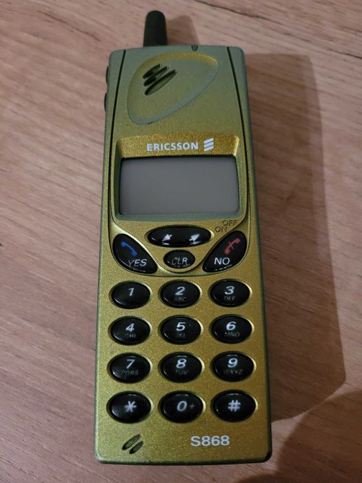 Stary telefon ERICSSON  S868 dla kolekcjonera