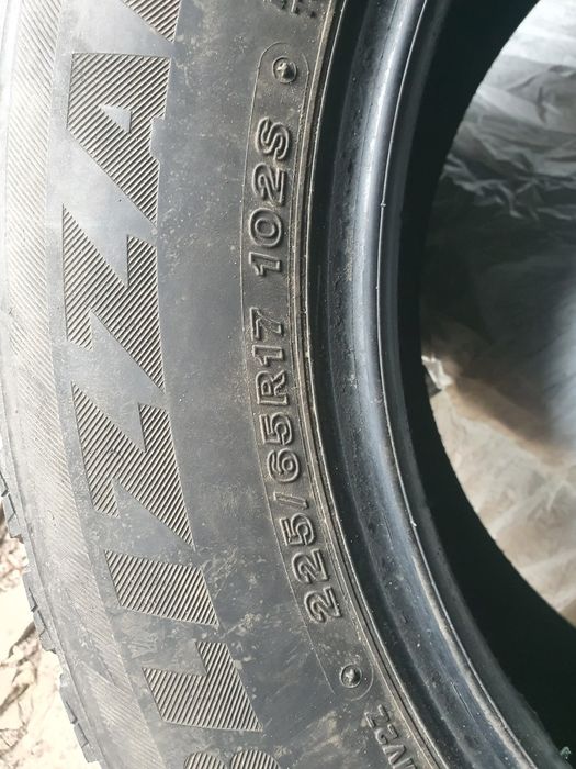 Шины комплект зима Bridgestone 225/65/17