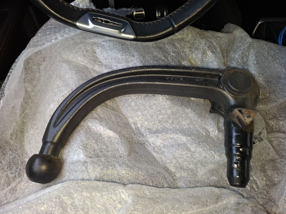 Vendo um engate de reboque para carros