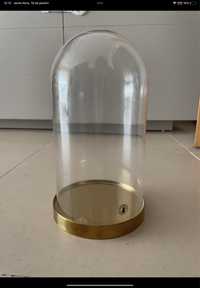 Campânula de vidro com base dourada do Ikea