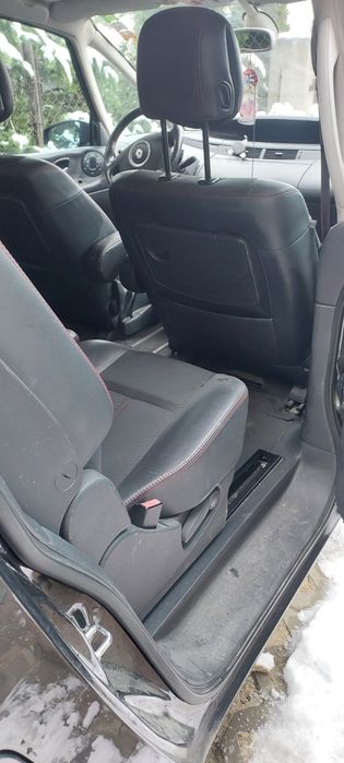 Renault Espace uszkodzony