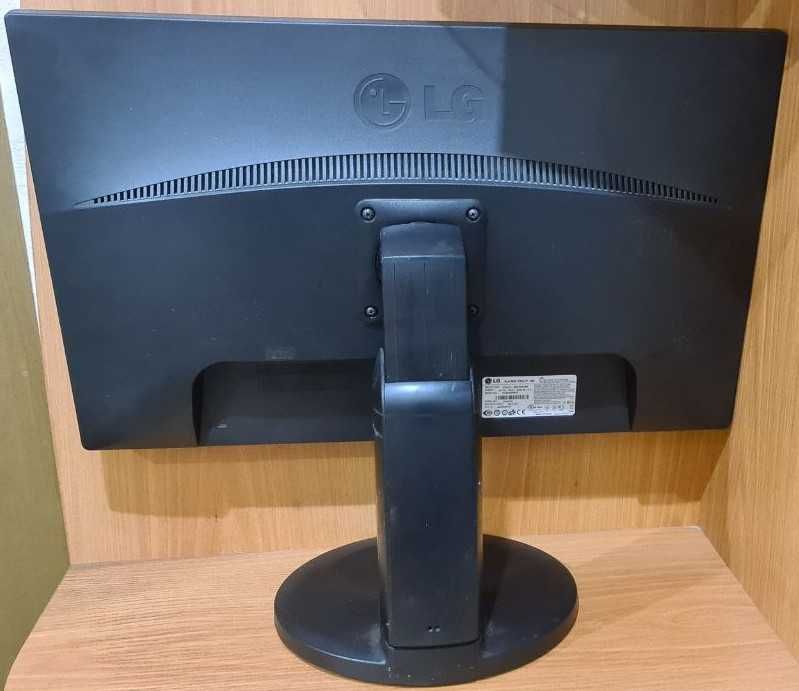 Продам IPS монитор 23" LG IPS231P-BN