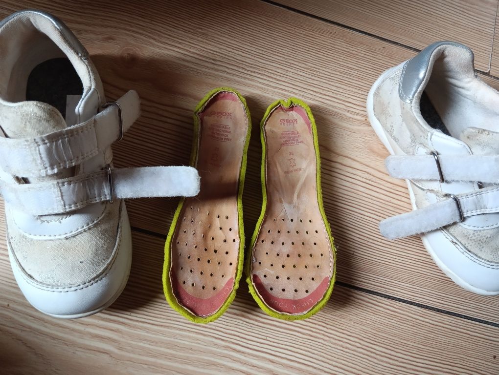 Кросівки Geox 25розмір, туфлі 25 розмір на дівчинку