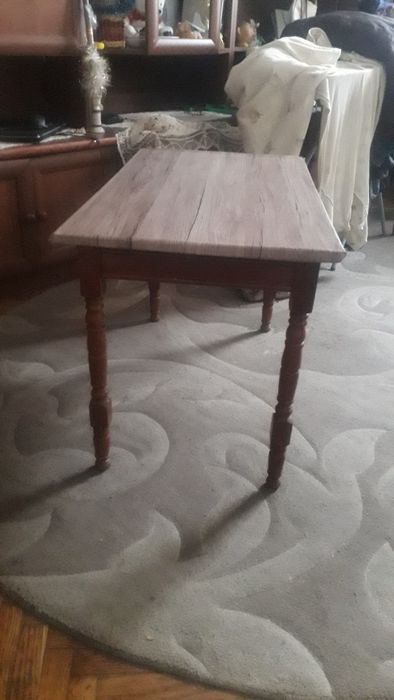 Дерев'яний   стіл