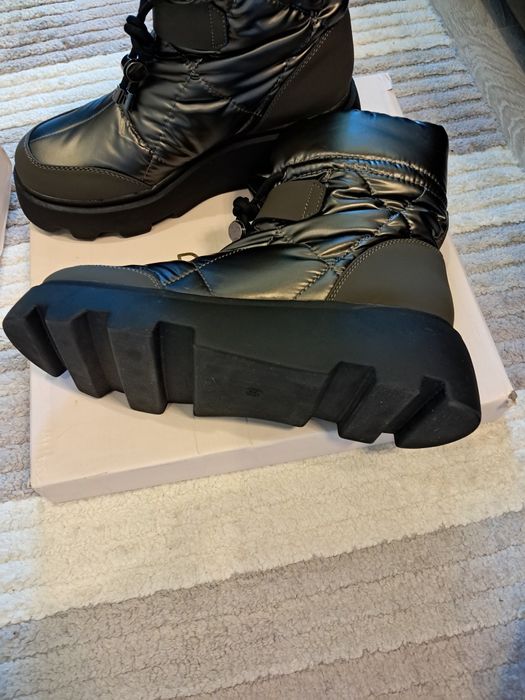 Жіночі чоботи DeeZee 39р, зимові
В чудовому стані - взува
