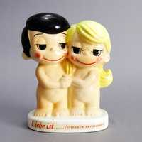 1970 ceramiczna figurka skarbonka kim casali love is