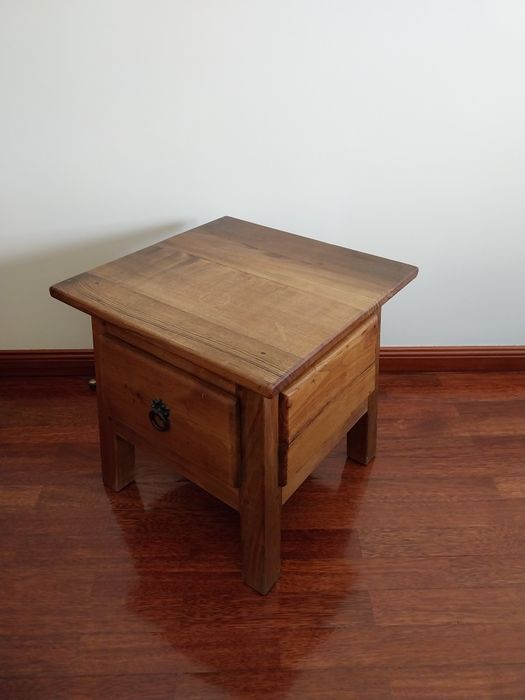 Mesas de cabeceira/apoio