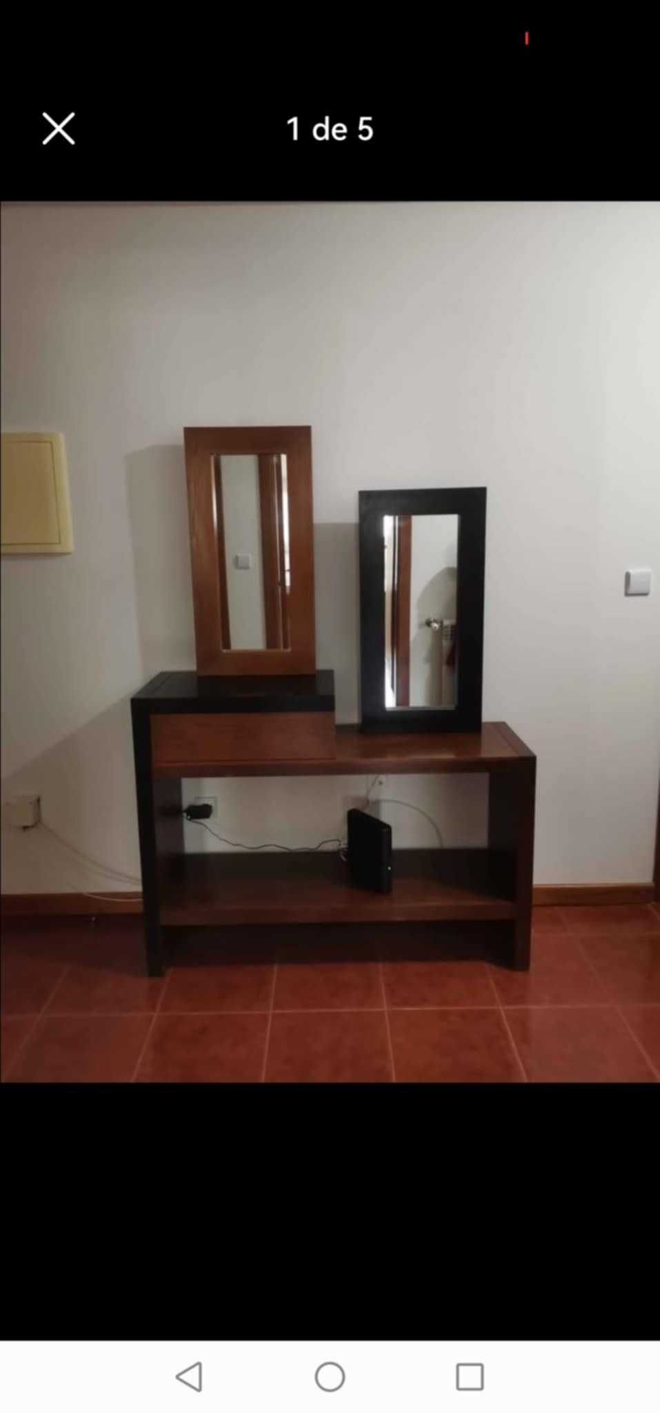 Aparador e espelho