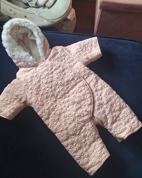 Różowy kombinezon Mothercare