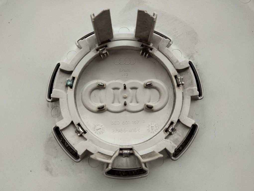 Kołpak Audi 15" 8E0-147A cena za sztukę