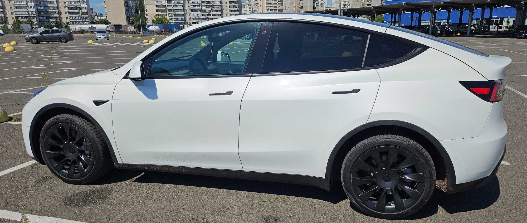 Продам машину Tesla Model Y 2020