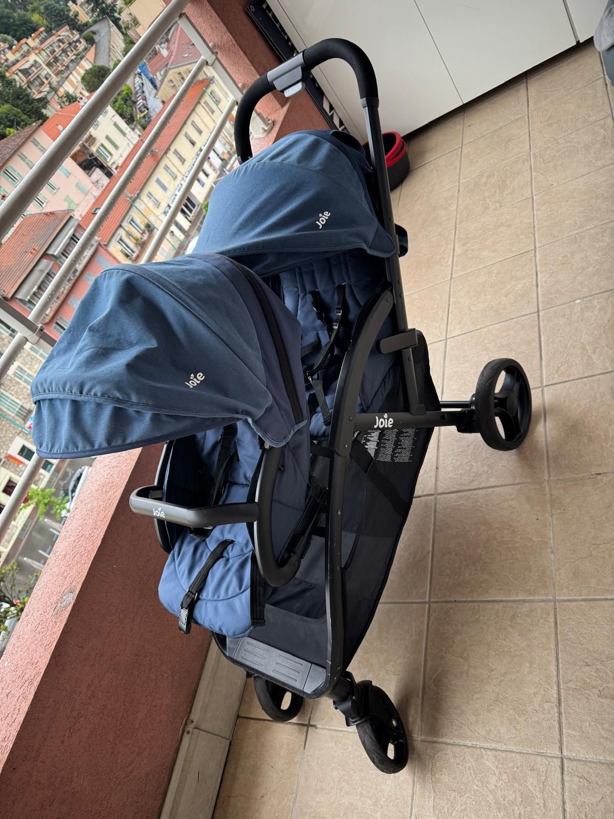 Carrinho bébés 2 lugares . Bom estado