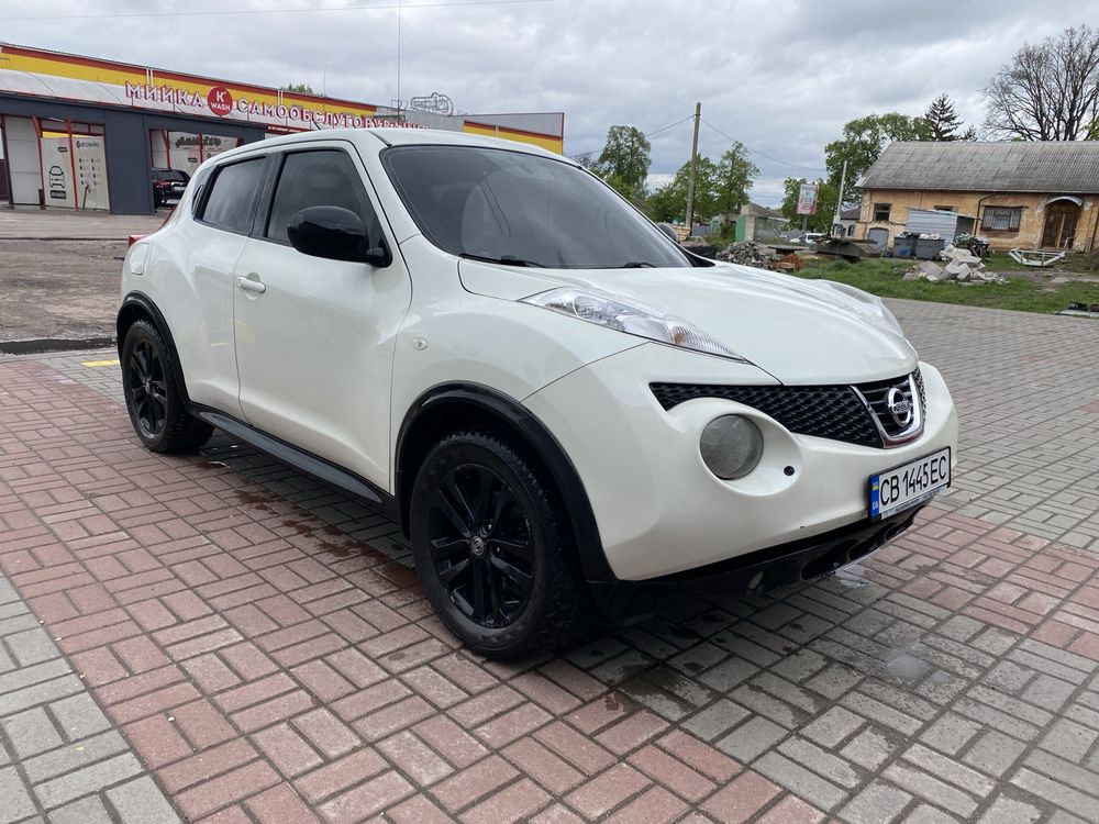 NISSAN Juke 2011  полный привод