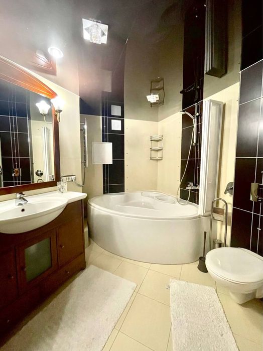 Подобова оренда квартири. Центр. ЦУМ. Пушкінська 9. Метро Театральна