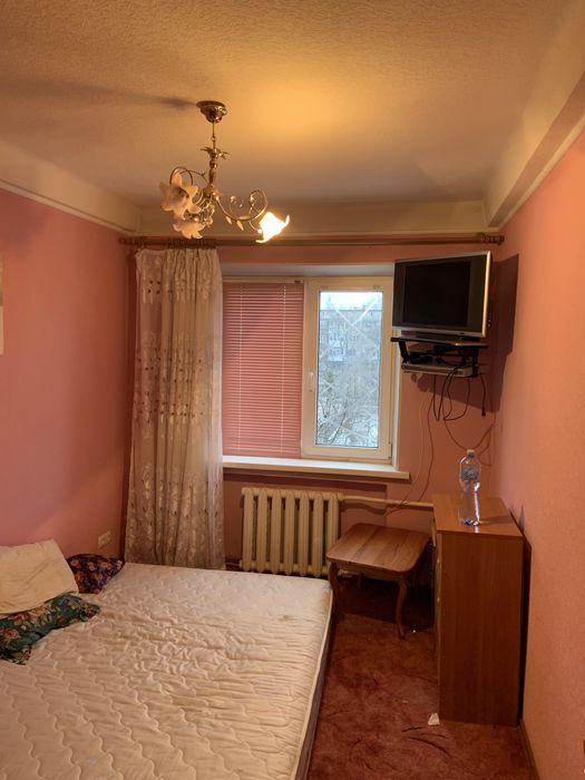 Продается 3 комнатная квартира. Район Артема. Чудо маркет